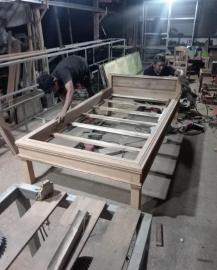 Ekonomi Tak Menentu, UMKM Botodayaan Tetap Nyalakan Semangat Produksi Usai Tarawih